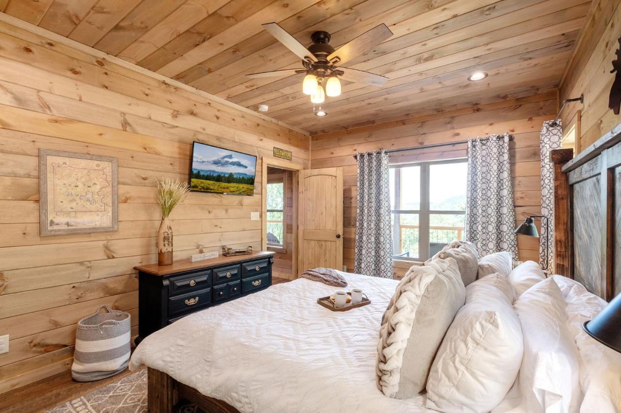 New / 3 King Suites / Sleeps12 / View / 5 Mi To Pf / Hot Tub 세비어빌 외부 사진