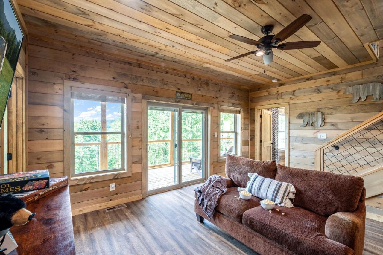New / 3 King Suites / Sleeps12 / View / 5 Mi To Pf / Hot Tub 세비어빌 외부 사진