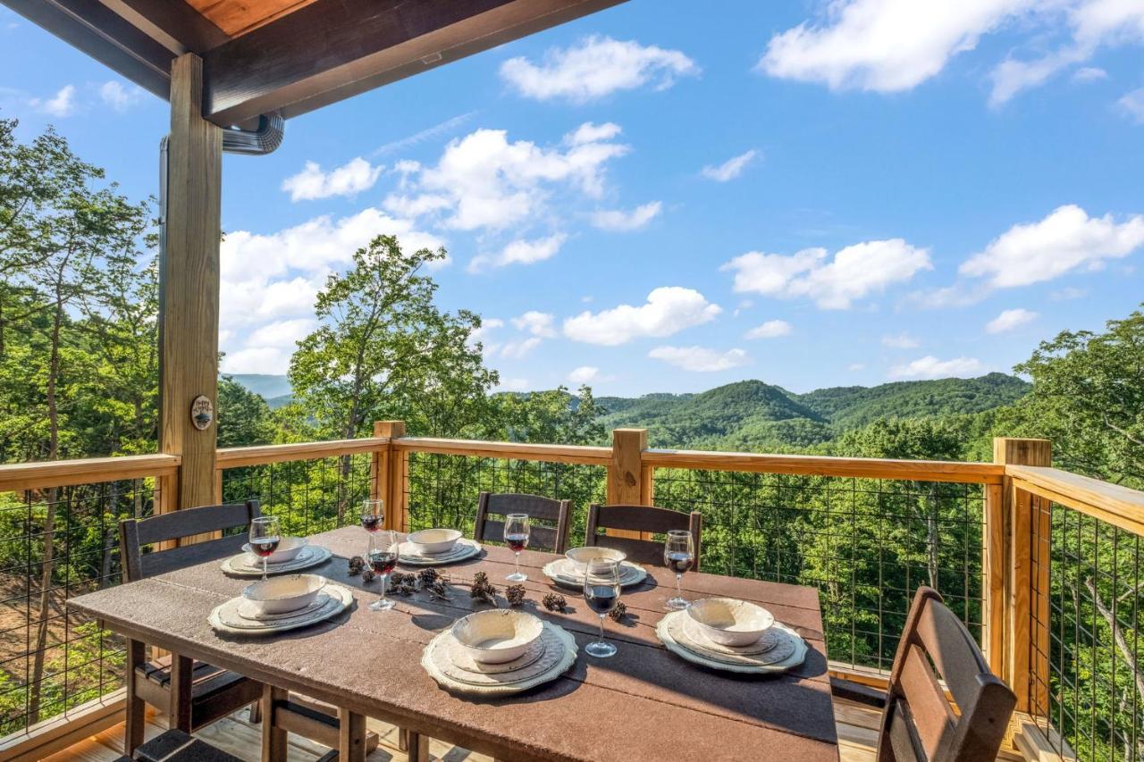 New / 3 King Suites / Sleeps12 / View / 5 Mi To Pf / Hot Tub 세비어빌 외부 사진