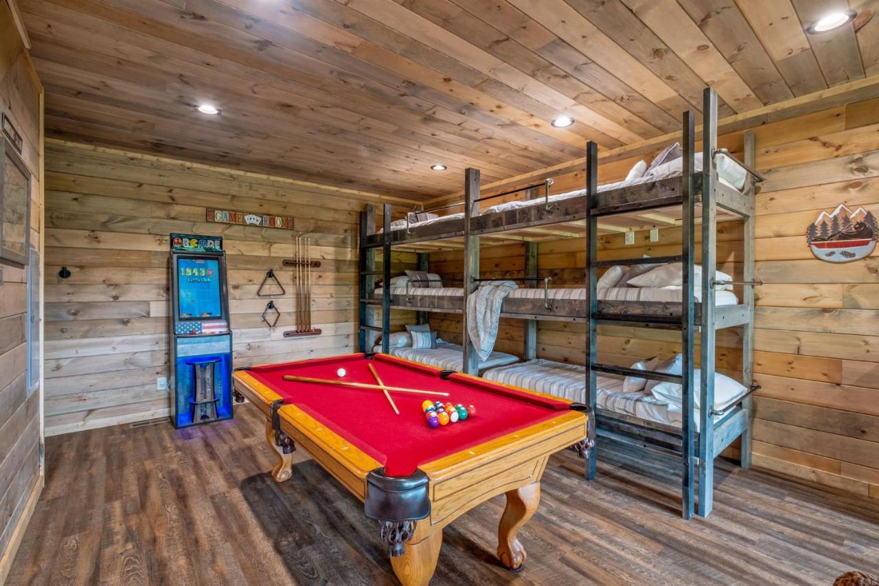 New / 3 King Suites / Sleeps12 / View / 5 Mi To Pf / Hot Tub 세비어빌 외부 사진