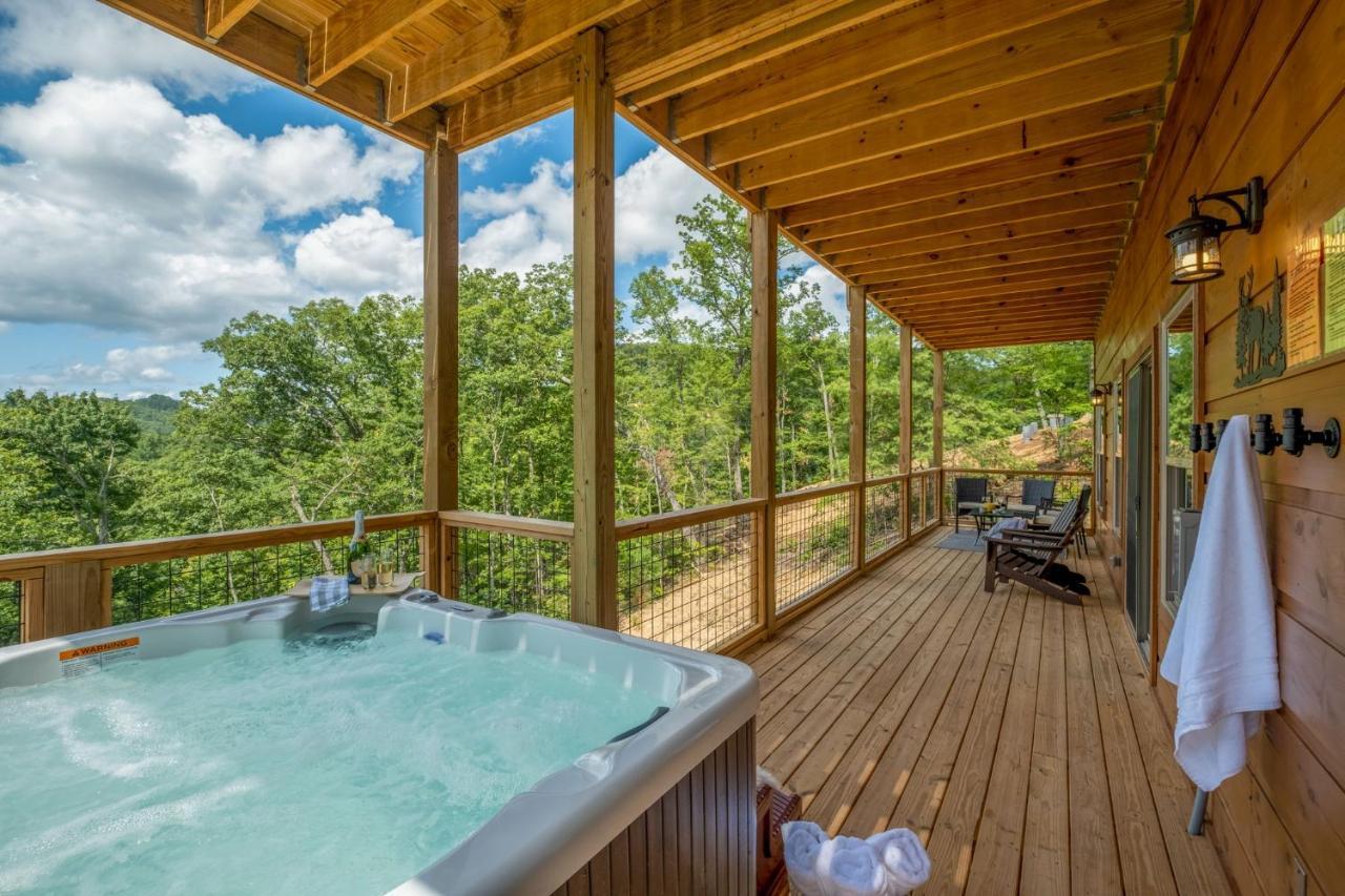 New / 3 King Suites / Sleeps12 / View / 5 Mi To Pf / Hot Tub 세비어빌 외부 사진